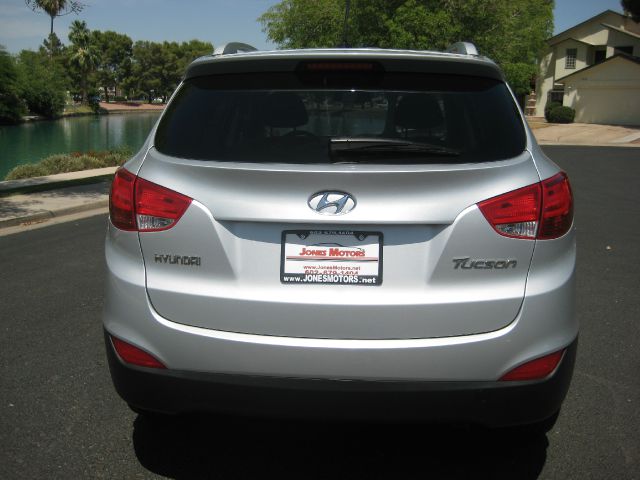 2011 Hyundai Tucson Base Manual