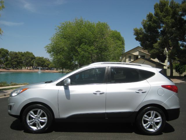 2011 Hyundai Tucson Base Manual