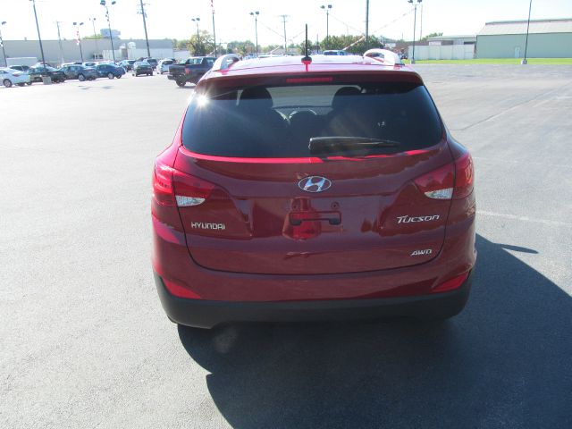 2013 Hyundai Tucson Reg. Cab 8-ft. Bed 2WD