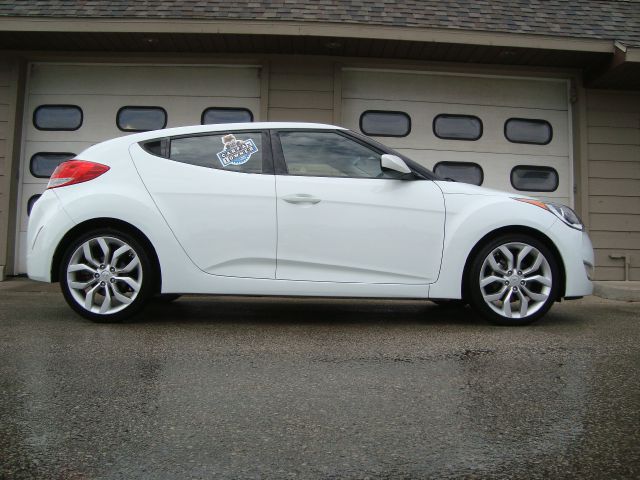 2012 Hyundai Veloster LS 4DR