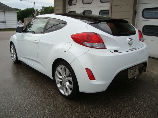 2012 Hyundai Veloster LS 4DR