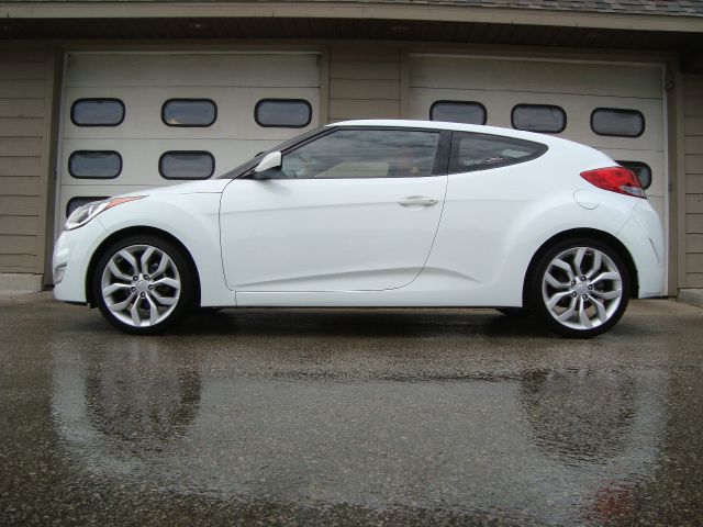 2012 Hyundai Veloster LS 4DR