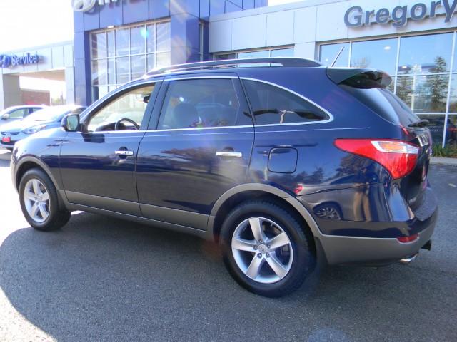 2010 Hyundai Veracruz Yaris Sedan