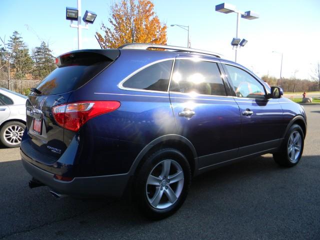 2010 Hyundai Veracruz Yaris Sedan