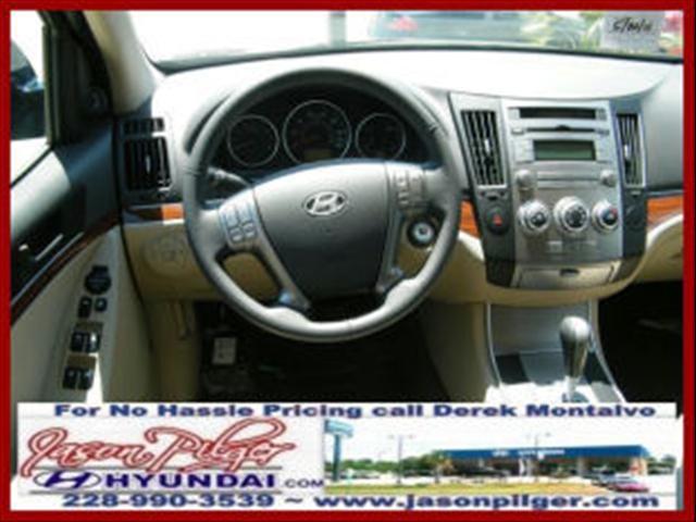 2011 Hyundai Veracruz FWD 4dr Sport