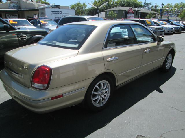 2002 Hyundai XG350 Base