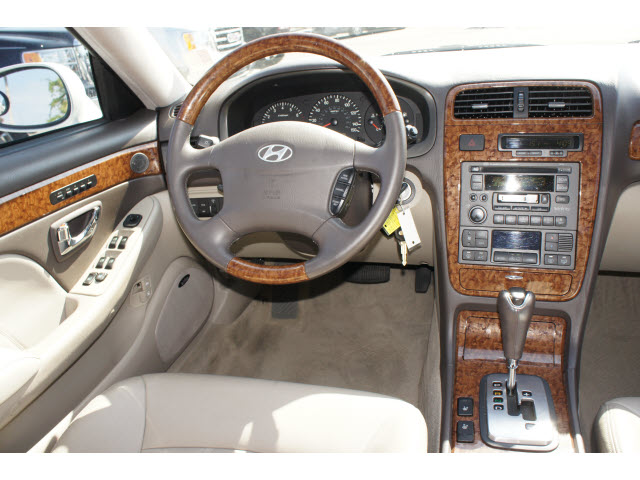 2005 Hyundai XG350 ESi