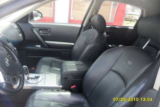 2005 Infiniti FX35 Base