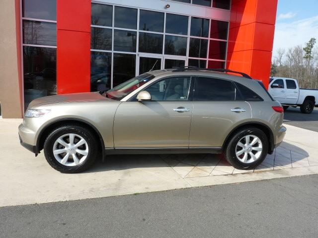 2005 Infiniti FX35 Base