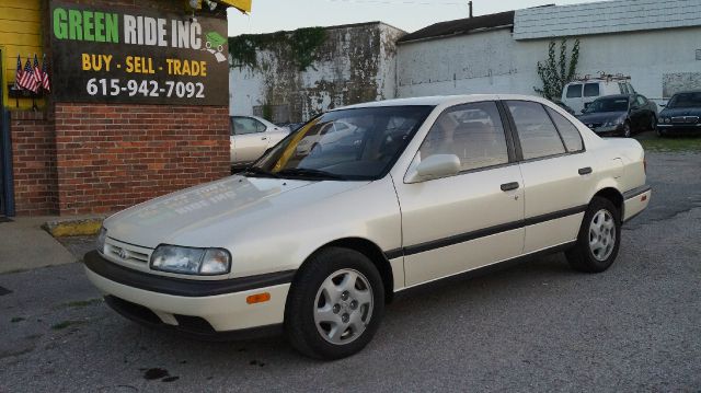 1992 Infiniti G20 Base