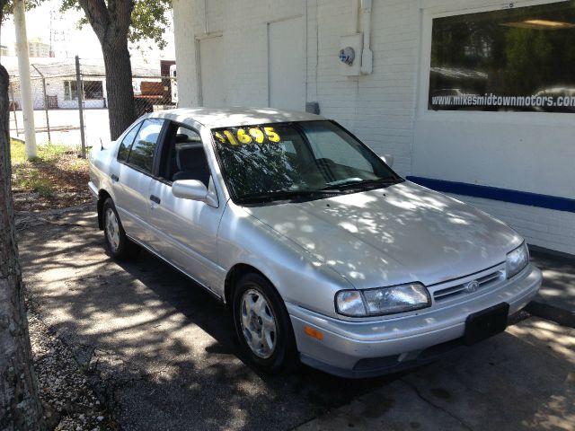 1993 Infiniti G20 Base