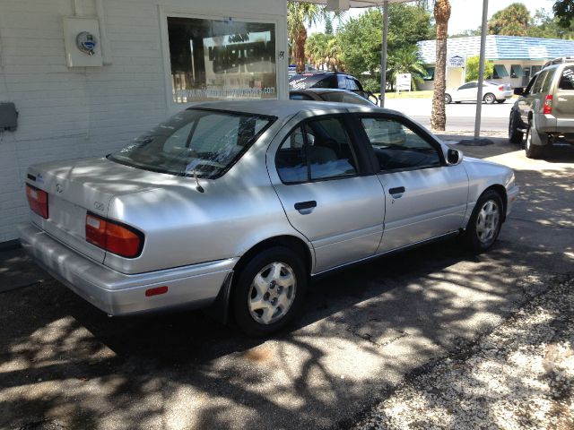 1993 Infiniti G20 Base