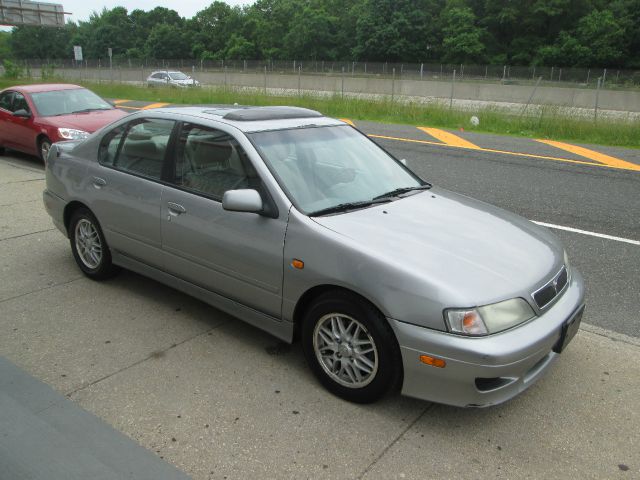 1999 Infiniti G20 Base