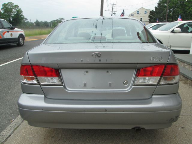 1999 Infiniti G20 Base