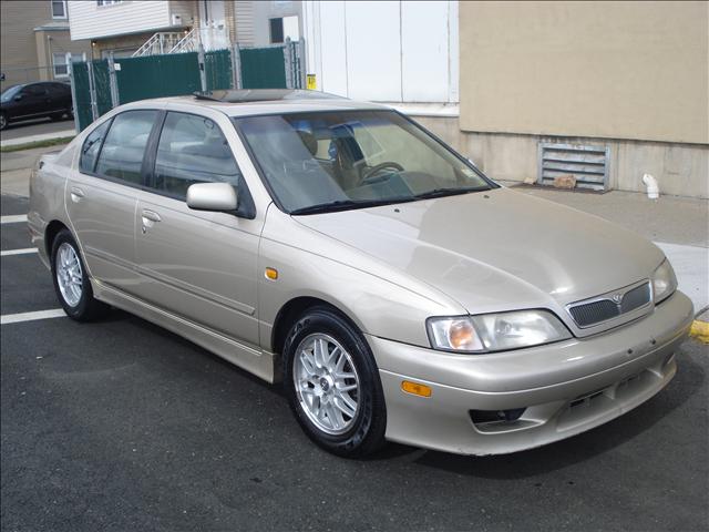 1999 Infiniti G20 Base