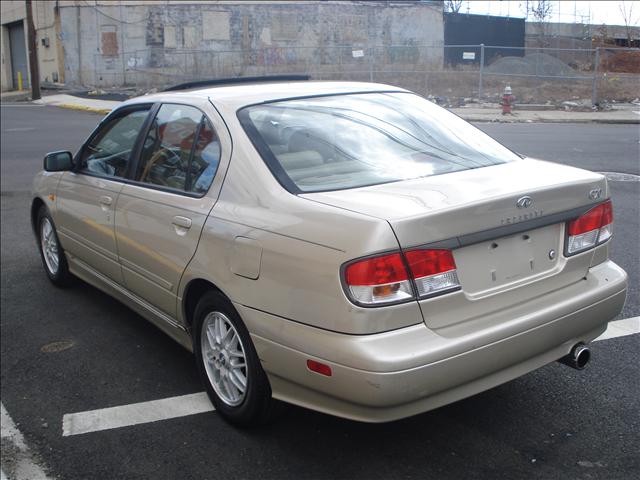 1999 Infiniti G20 Base