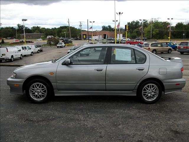 1999 Infiniti G20 Base