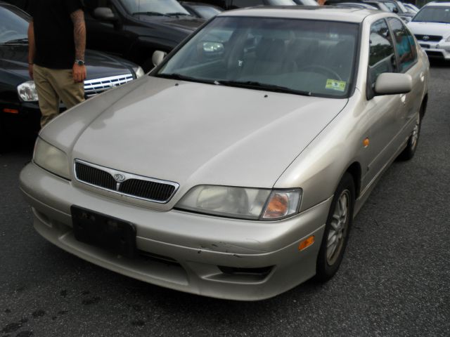 1999 Infiniti G20 Base