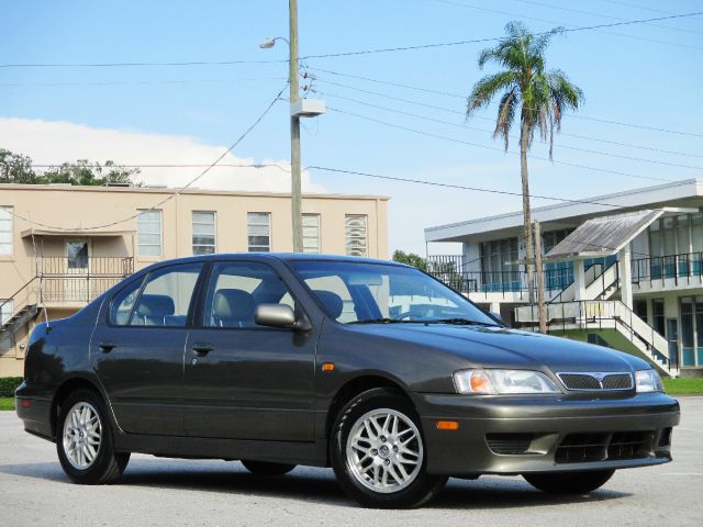 2000 Infiniti G20 Coupe