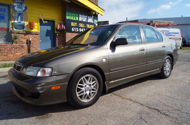 2001 Infiniti G20 Coupe