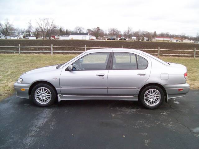 2001 Infiniti G20 Base