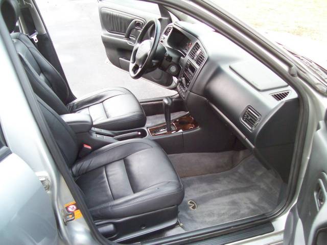 2001 Infiniti G20 Base