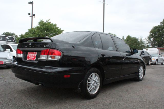 2001 Infiniti G20 Coupe