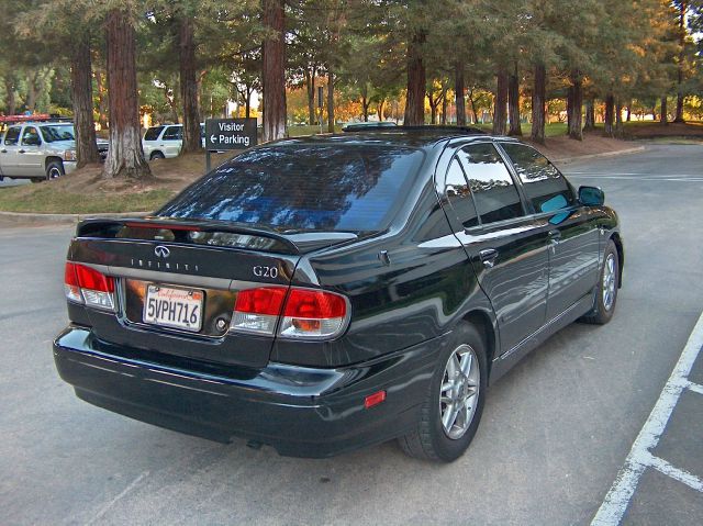 2002 Infiniti G20 Coupe