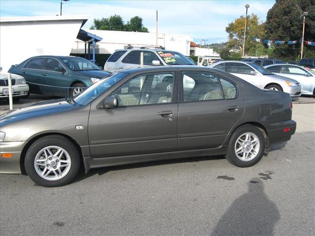 2002 Infiniti G20 Coupe