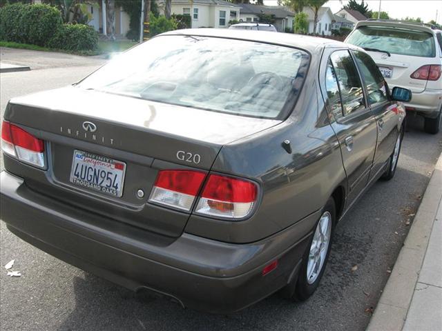 2002 Infiniti G20 Coupe