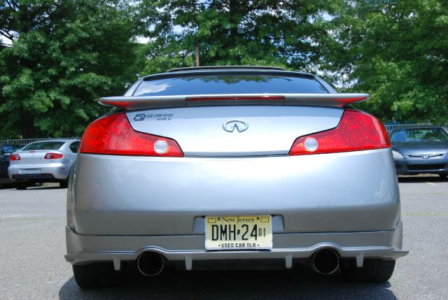 2003 Infiniti G35 XL 12-passenger