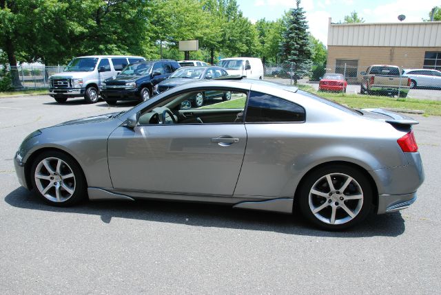 2003 Infiniti G35 XL 12-passenger