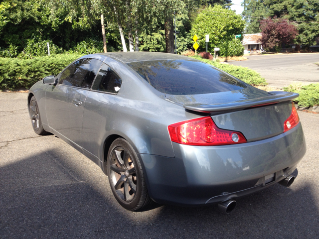 2003 Infiniti G35 XL 12-passenger