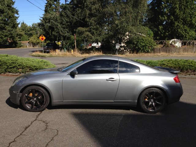 2003 Infiniti G35 XL 12-passenger