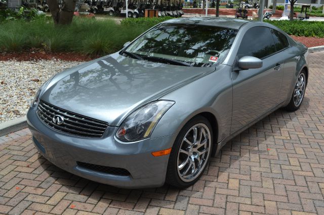 2004 Infiniti G35 XB - ONE Owner