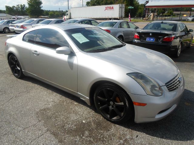 2004 Infiniti G35 XL 12-passenger