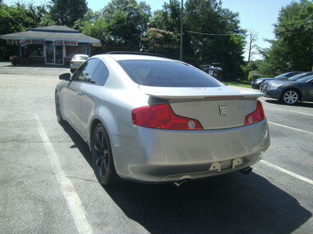 2004 Infiniti G35 XL 12-passenger