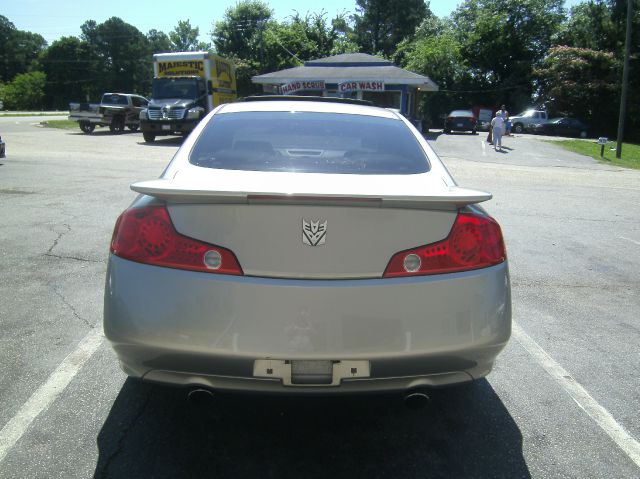 2004 Infiniti G35 XL 12-passenger