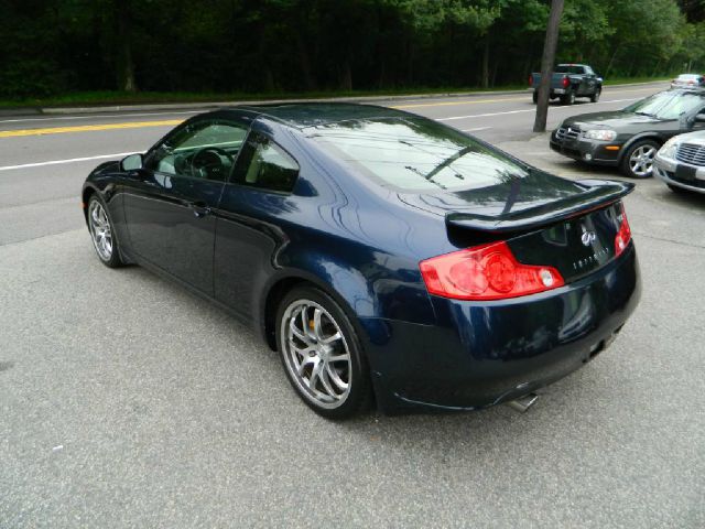 2004 Infiniti G35 XL 12-passenger