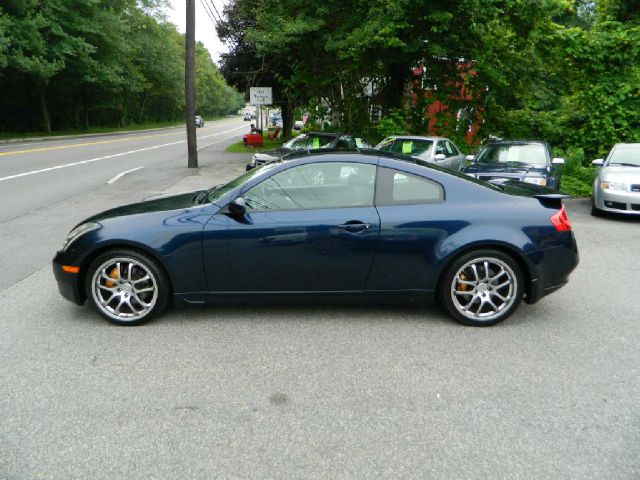 2004 Infiniti G35 XL 12-passenger