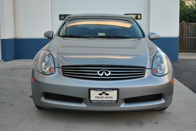 2004 Infiniti G35 XL 12-passenger