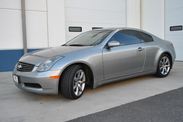 2004 Infiniti G35 XL 12-passenger