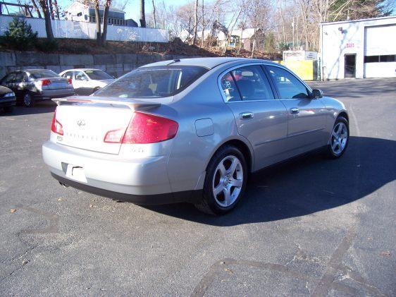 2004 Infiniti G35 Base