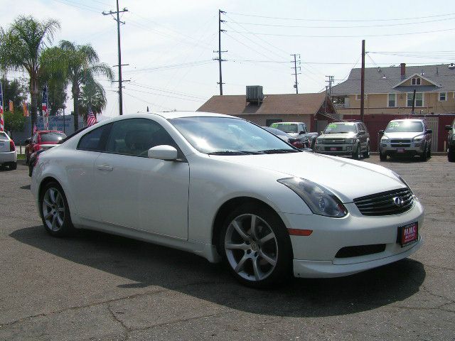 2004 Infiniti G35 XB - ONE Owner