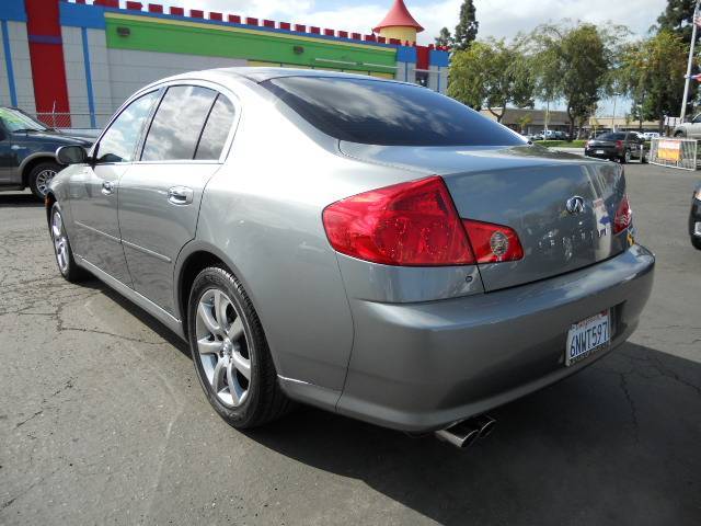 2005 Infiniti G35 Base