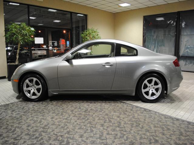 2005 Infiniti G35 SE King Cab 2WD