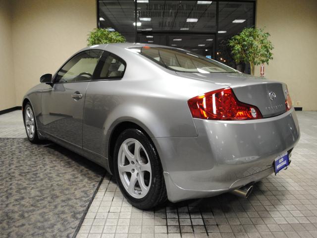 2005 Infiniti G35 SE King Cab 2WD