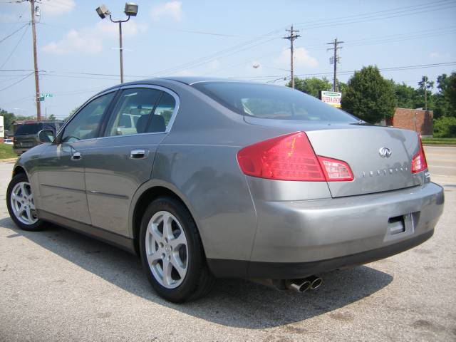 2004 Infiniti G35X Base