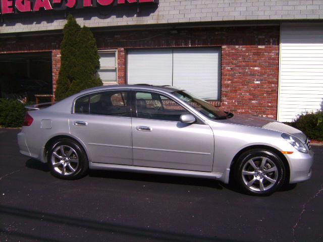 2006 Infiniti G35X SW2