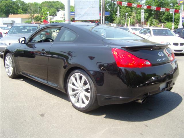 2008 Infiniti G37 2006 Nissan SE